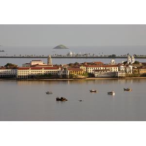 Tour Nocturno Cena y Caminata Casco Antiguo - Actividades en Panama City
